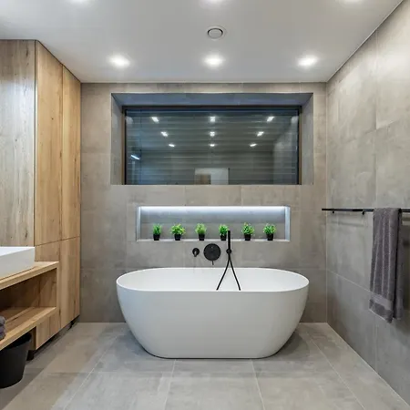 Villa With Pool By The Musovske Jezero