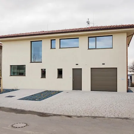 Villa With Pool By The Musovske Jezero *