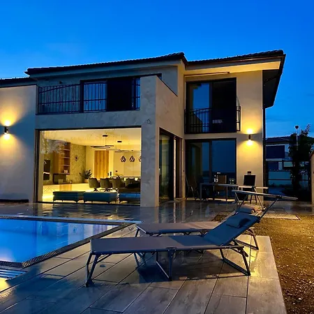 With Pool By The Musovske Jezero Villa